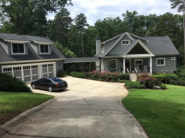 3246 Couch Cir, Gainesville, GA 30506