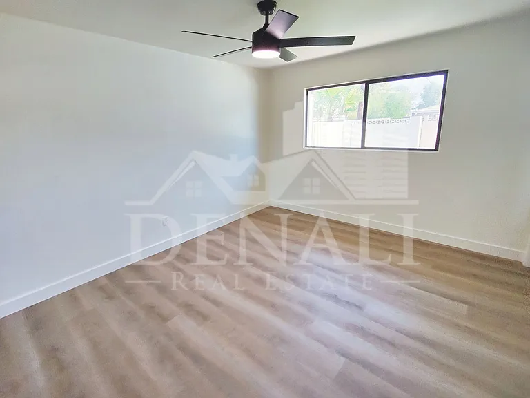 7321 E Coronado Rd — Photo 13