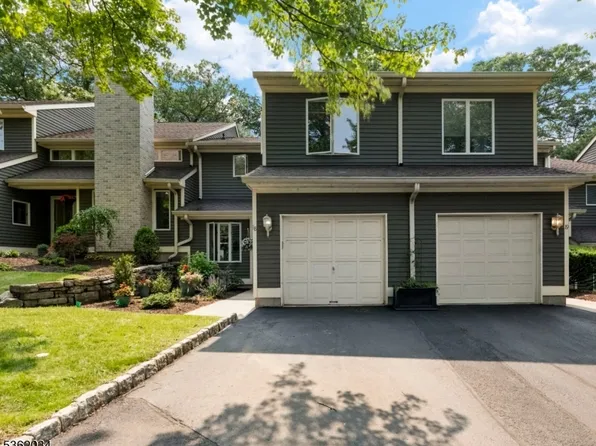 18 Inverrary Place, Clinton Twp., NJ 08801