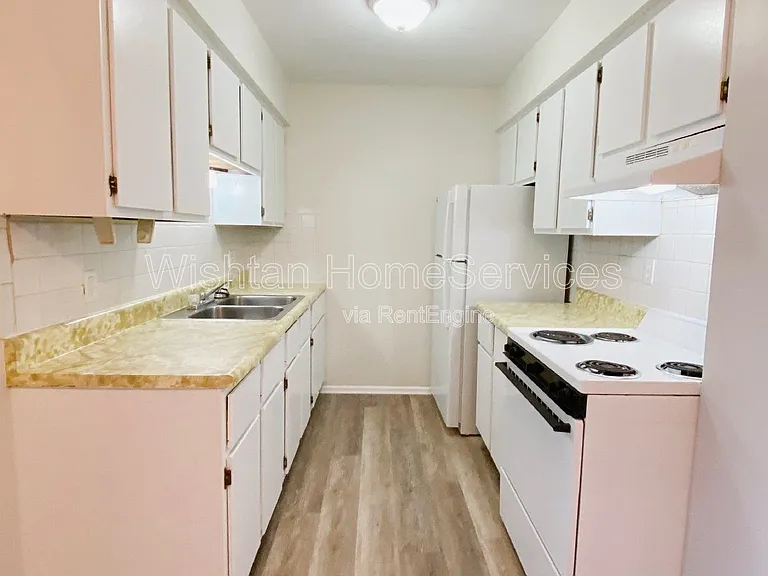 203 Charleston Blvd #5 — Photo 3