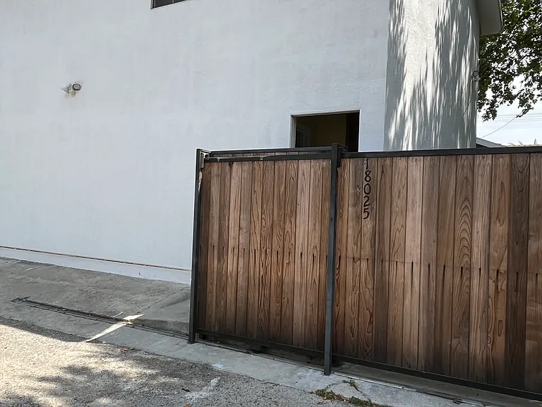 18023 Burbank Blvd — Photo 13