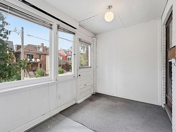 5th image of 227 Montrose Ave