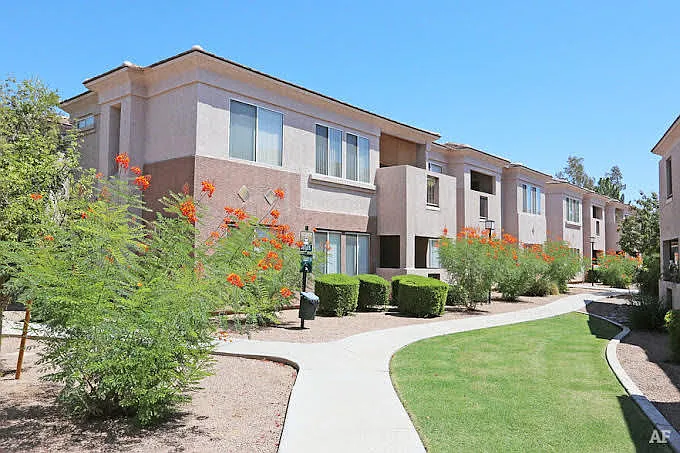 Desert Vista Apartments — Photo 3