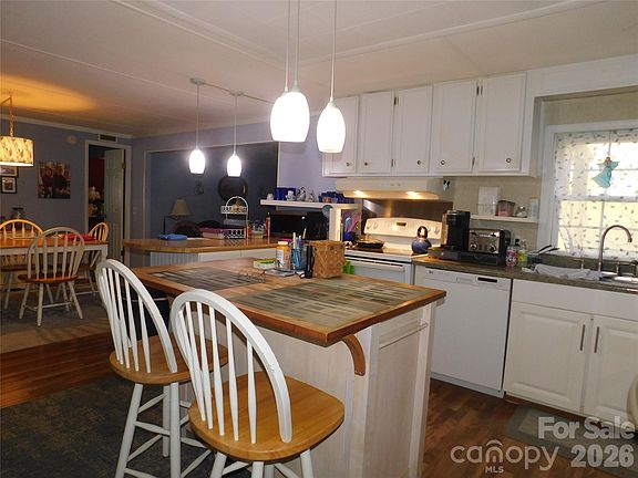 4th image of 88 E Poplar Dr