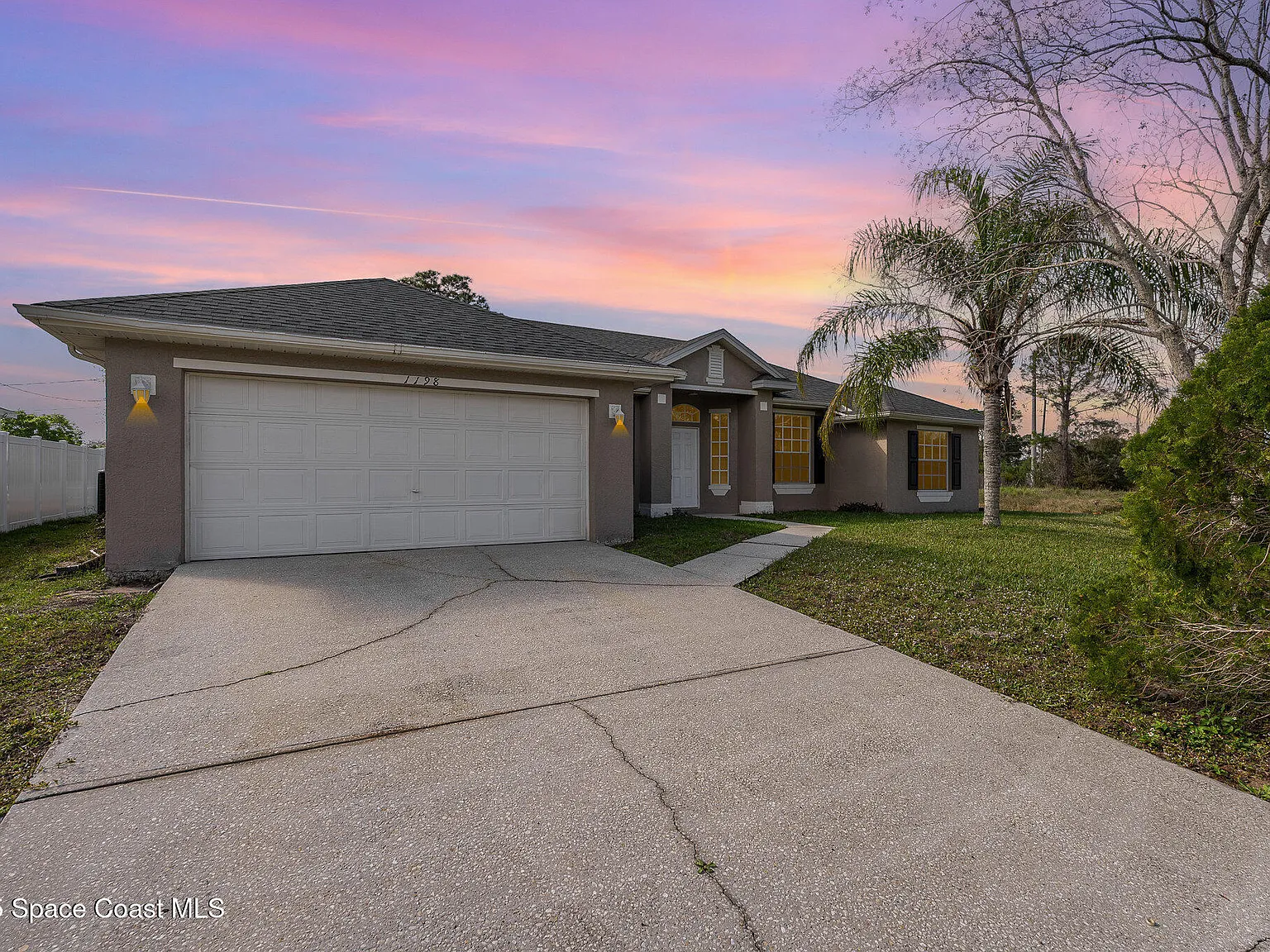 4 bed, 3.0 bath, 2159 sqft, $2,300 — Photo 1