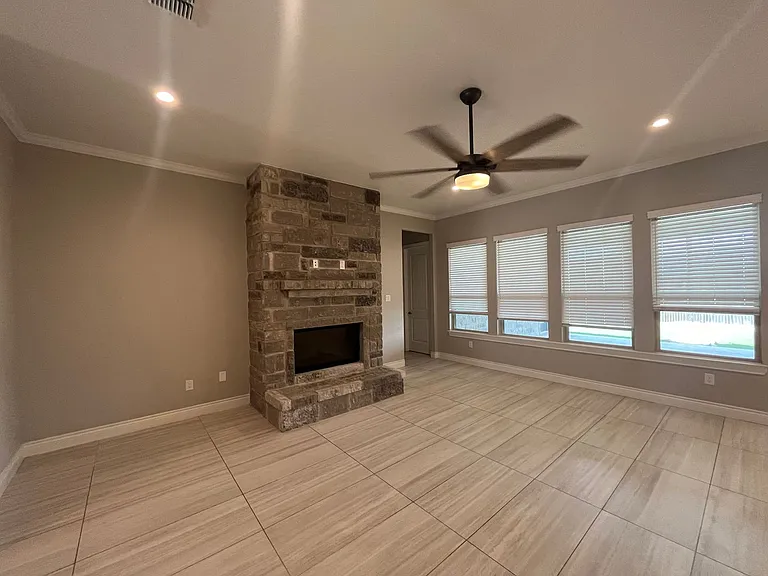 4815 Viewcrest Rd — Photo 13