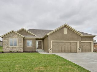19419 W 199th Ter, Spring Hill, KS 66083