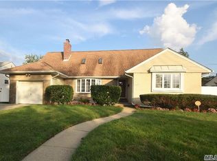 1039 Stafford Rd, Valley Stream, NY 11580