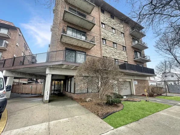 2317 N Neva Ave APT 302A, Chicago, IL 60707
