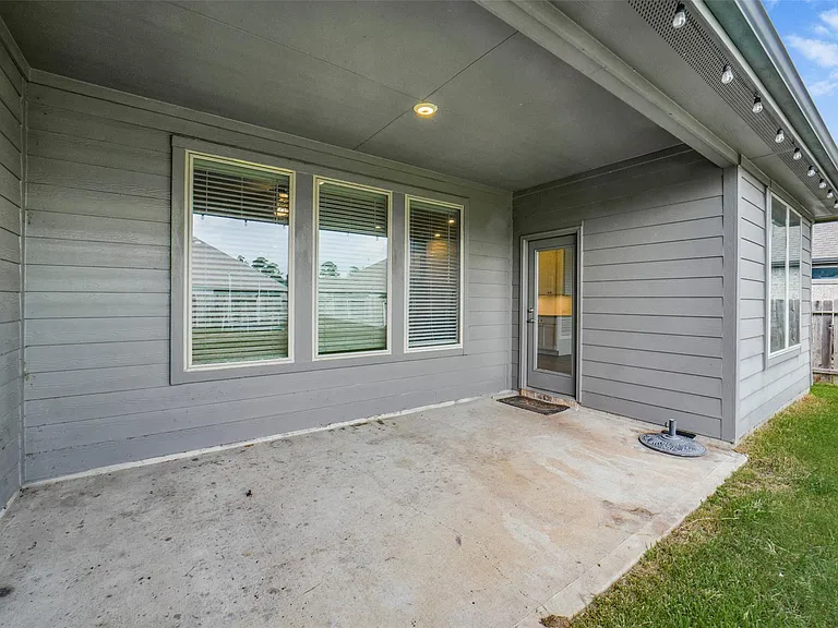 31106 Durham Creek Ct — Photo 37