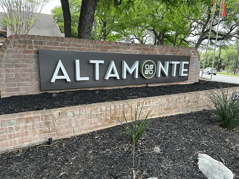 Altamonte Apartments — Photo 1