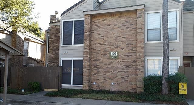 2nd image of 1104 Brighton Dr APT B