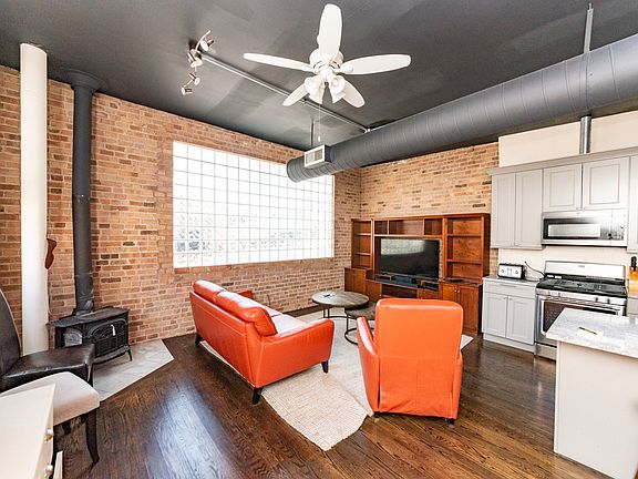 2nd image of 1212 W Belmont Ave #2R