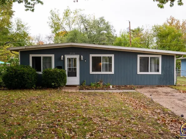 2920 SW Twilight Dr, Topeka, KS 66614