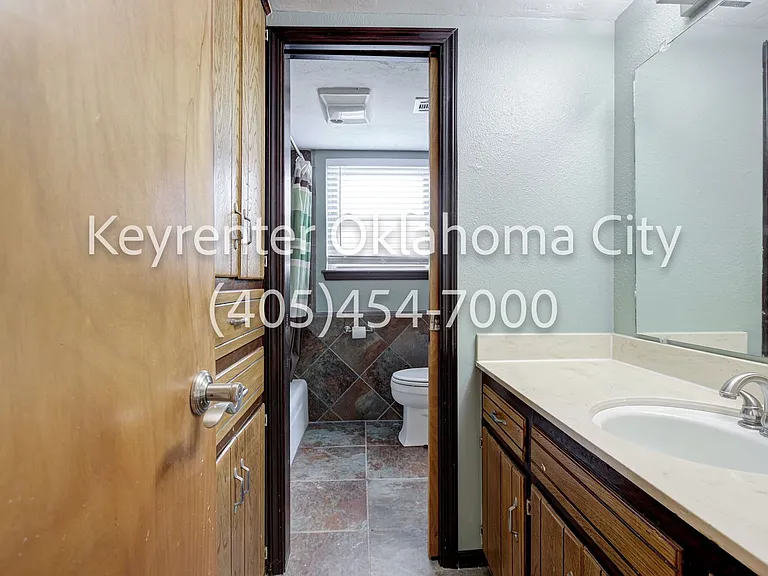 10912 N Blackwelder Ave — Photo 27