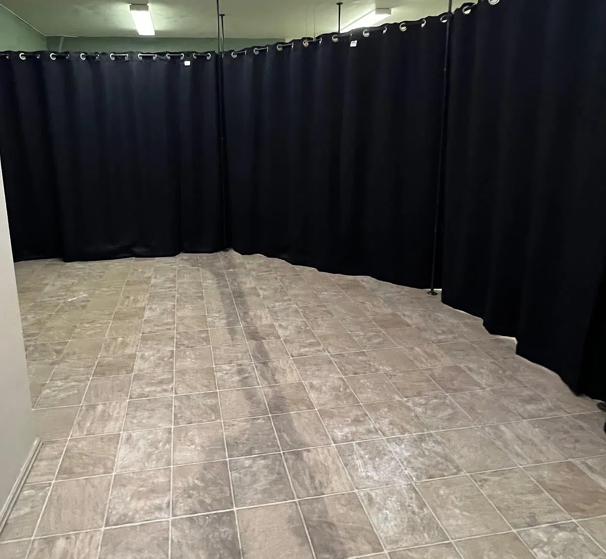 Studio, 2500 sqft, $1,150 — Photo 2