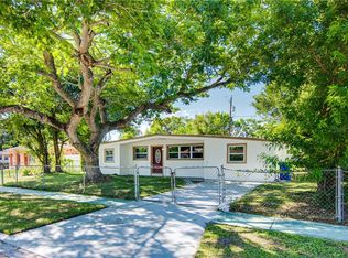 1613 Carnegie Cir, Tampa, FL 33619