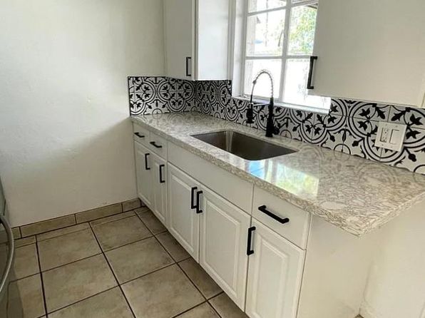 1401 W Clarendon Ave #2