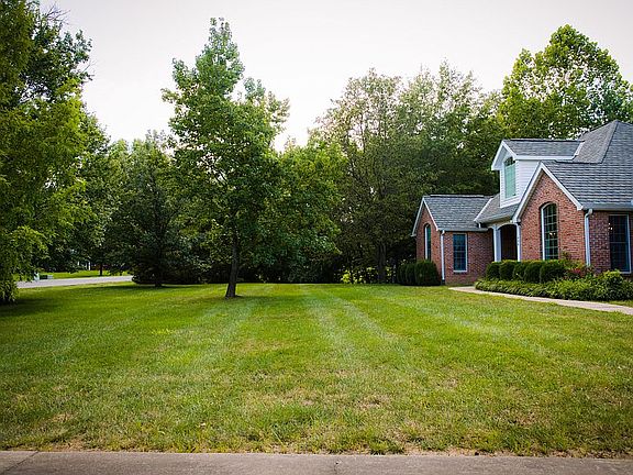 2nd image of 404 Arbor Dr