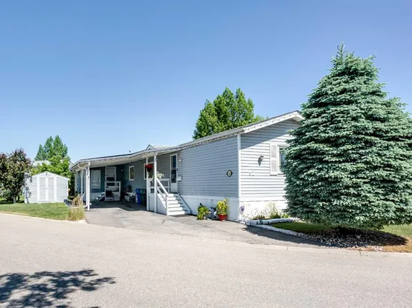 99 Arbour Lake Rd NW #62, Calgary, AB T3G 4E4