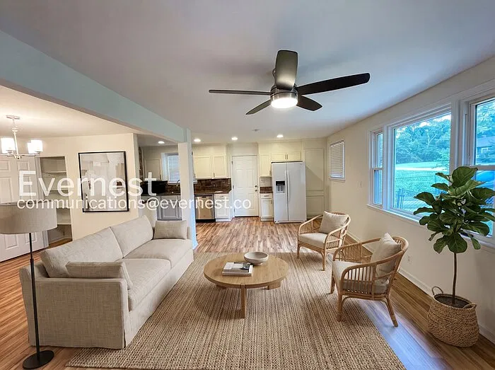 3 bed, 1.0 bath, 1100 sqft, $1,850 — Photo 2