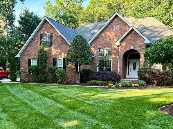 130 Lakeview Shores Loop, Mooresville, NC 28117
