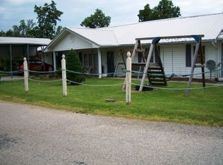 2582 Sycamore Rd, Hurricane, WV 25526