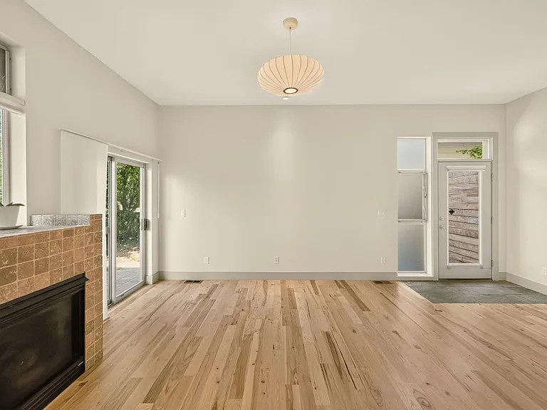 3200 Utica St — Photo 4
