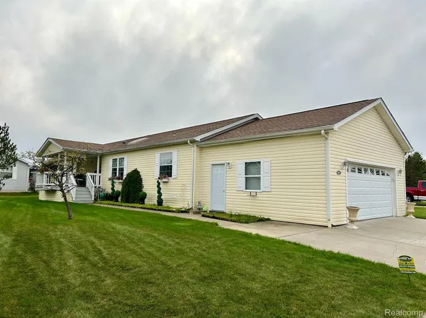 16237 Derby Cir, Holly, MI 48442