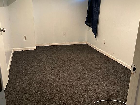 5th image of 183 Circle Dr E
