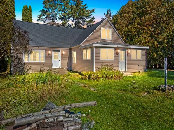 10562 N Bay Rd, Sister Bay, WI 54234