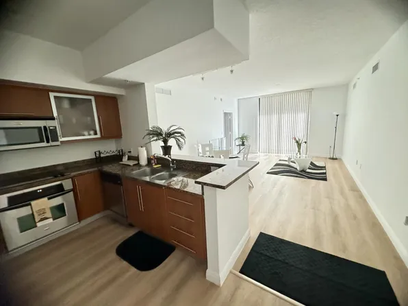 888 S Douglas Rd APT 1015, Coral Gables, FL 33134