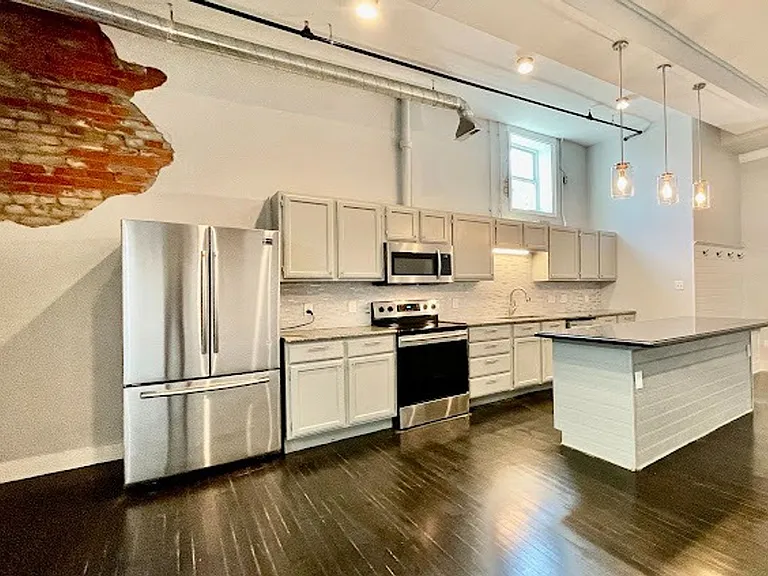 809-813 Madison Ave — Photo 10