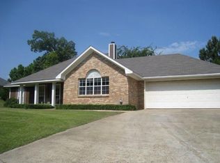 432 Walnut Grove Dr, Pearl, MS 39208