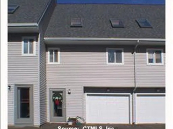 19 Chelsea Ln, East Granby, CT 06026