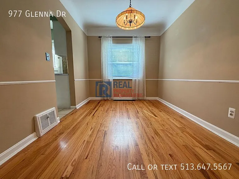 977 Glenna Dr — Photo 4