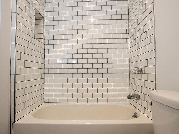 4th image of 262 Clinton Ave #2