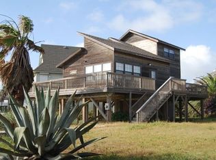 12633 W Ventura Dr, Galveston, TX 77554