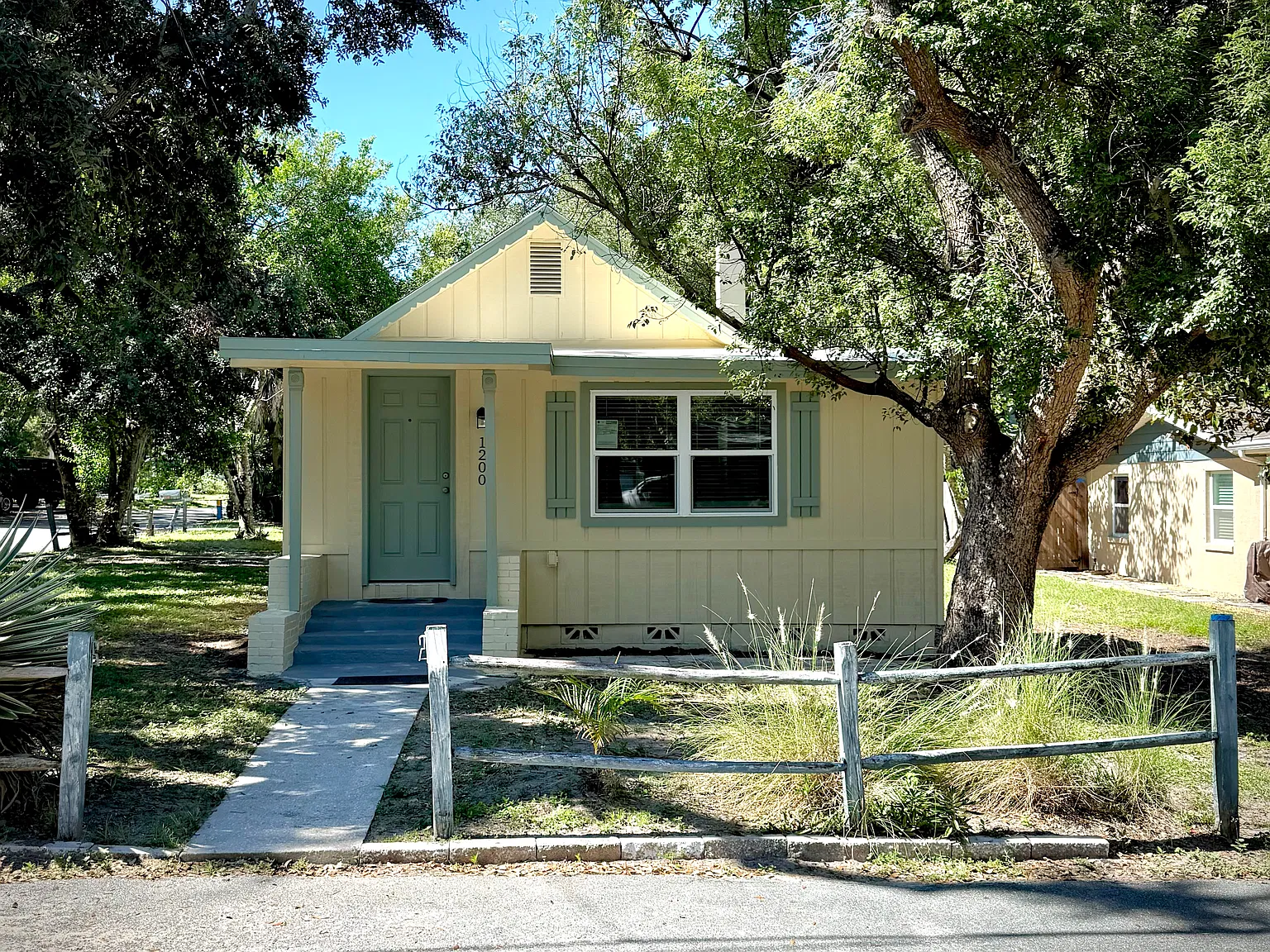 2 bed, 448 sqft, $2,500 — Photo 2