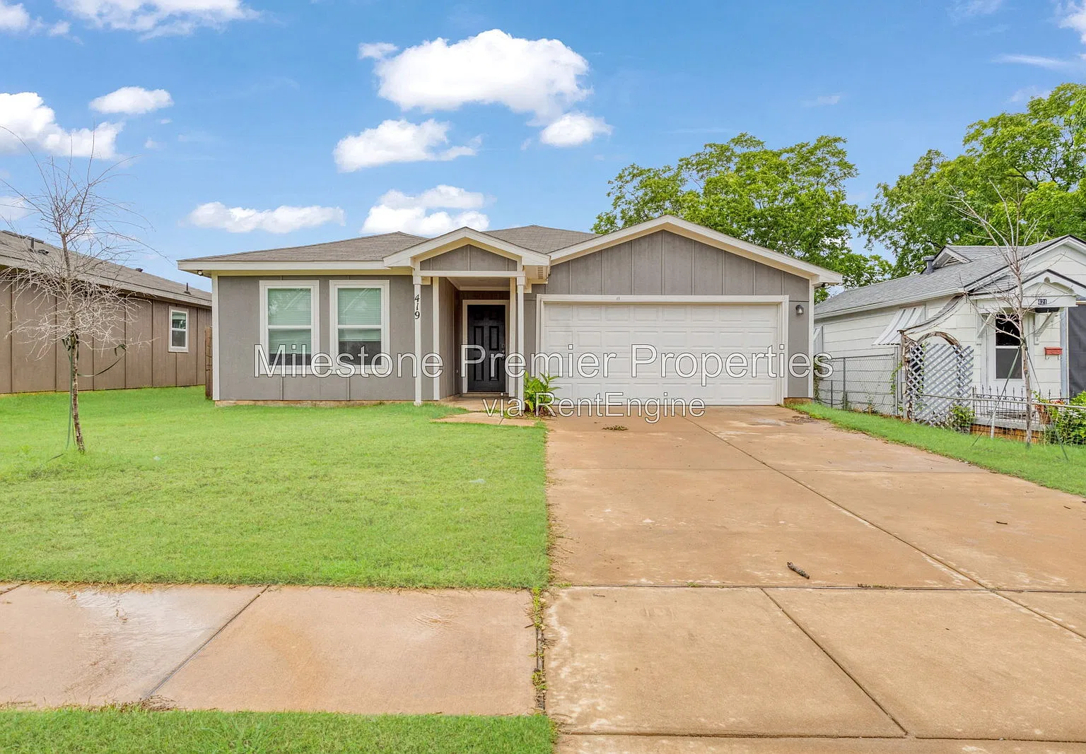 3 bed, 2.0 bath, 1298 sqft, $1,550 — Photo 1