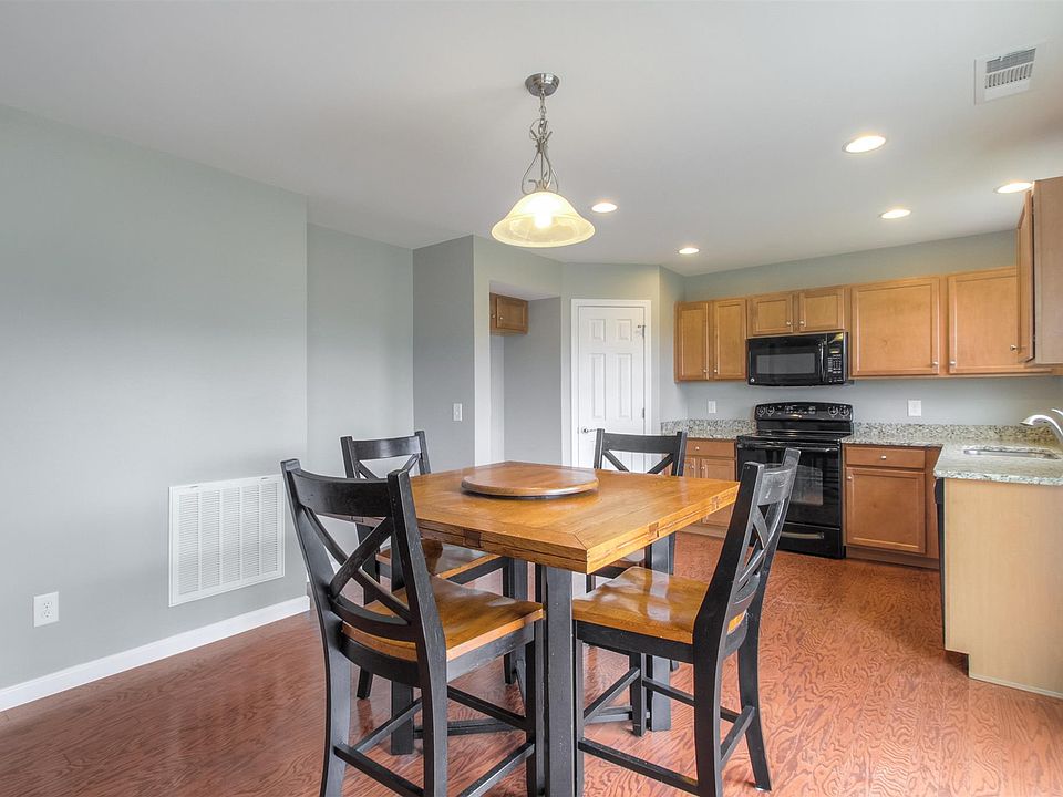 2nd image of 1264 Scarcroft Ln