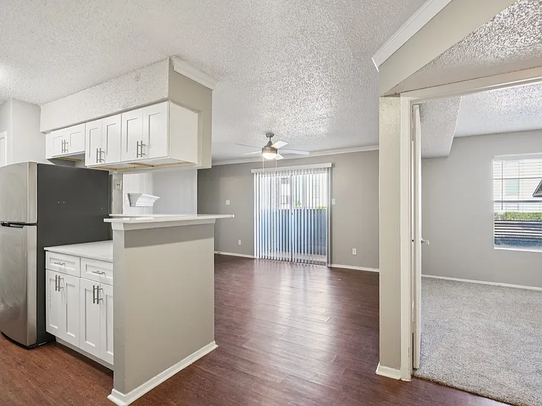 5644 Riverwalk Dr — Photo 31