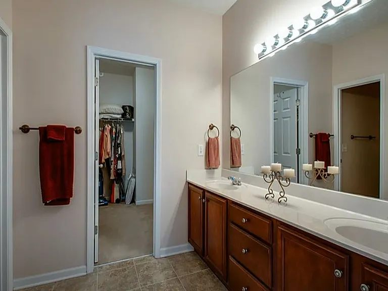 7355 Autumn Crossing Way — Photo 7