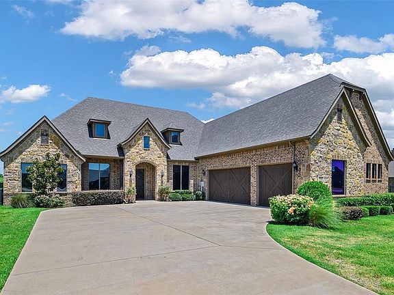 2nd image of 5042 White Pine Dr
