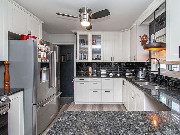4th image of 516 16th St S #A