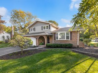 1036 Williamsburg Dr, Naperville, IL