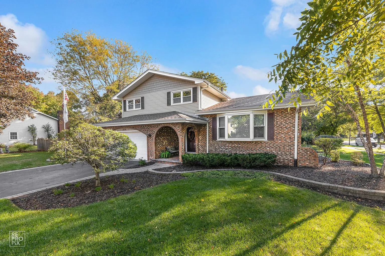 1036 Williamsburg Dr photo 1
