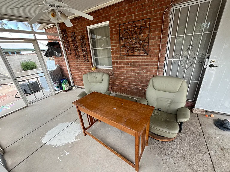 2826 E Elm St — Photo 20