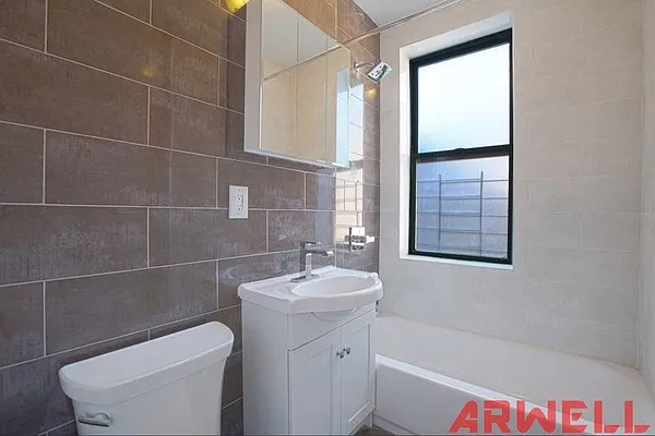 Rented by Arwell Realty | media 6