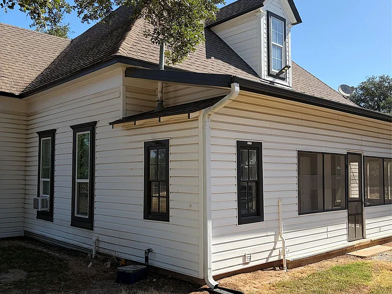 703 E FM 243 — Photo 3